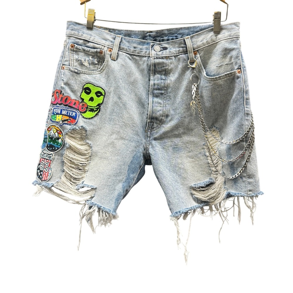 Size 32 - Levis 501 Custom Distressed Shorts Light Wash Patches Wallet Chain
